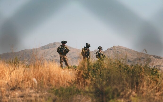 Mỹ mở rộng vùng an toàn quanh sân bay Kabul, dùng máy bay thương mại sơ tán công dân